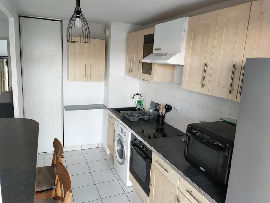 Spacieux Et Joli Appartement De 2 A 4 Personnes • Parking • Wifi Fenouillet  Exterior photo